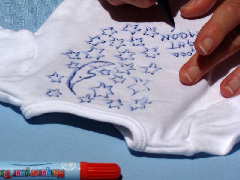 designing a onesie for a baby shower game